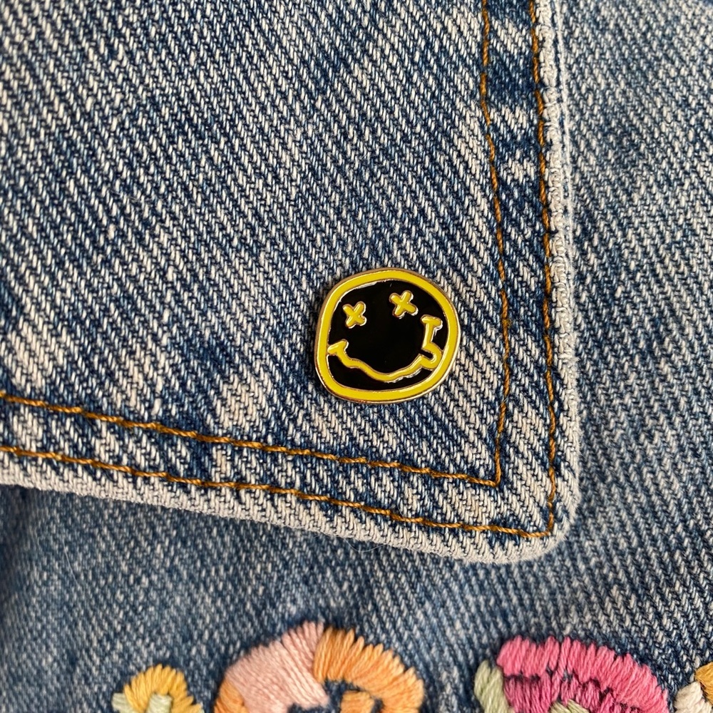 Nirvana Black Smiley Face Pin / Grunge / Music